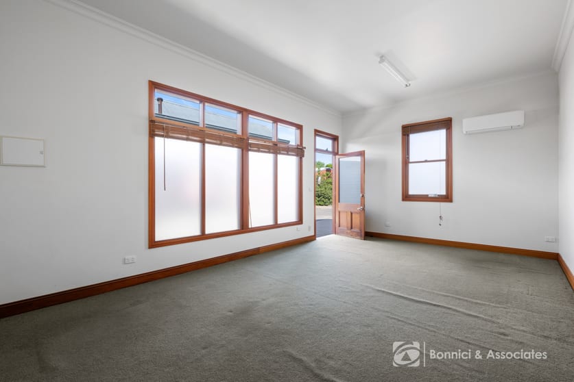 Click to view all images 3/61 Ford Street Beechworth VIC 3747 - Image 3