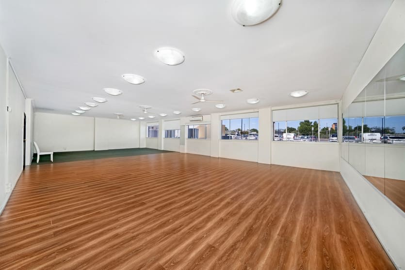 Click to view all images Shop 12/116-120 Glenferrie Road Malvern VIC 3144 - Image 2