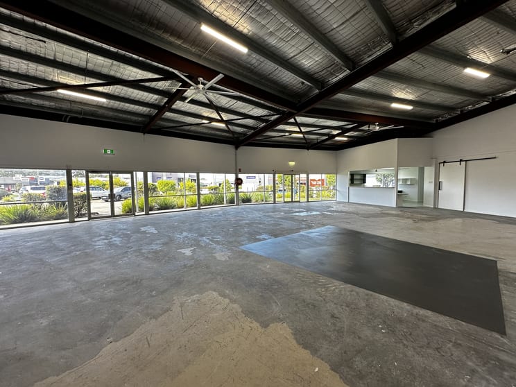 Click to view all images 1/16-18 Isles Drive Coffs Harbour NSW 2450 - Image 3