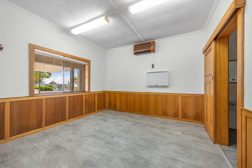 Click to view all images 13 Crouch Street South Mount Gambier SA 5290 - Image 3