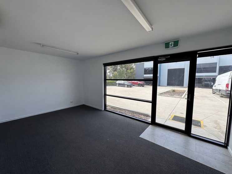 Click to view all images 11/1921 Frankston Flinders Road Hastings VIC 3915 - Image 2