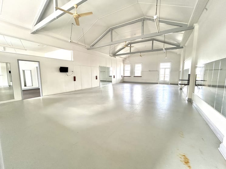 Click to view all images A & B/101 Bourbong Bundaberg Central QLD 4670 - Image 2