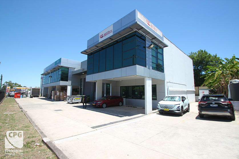 Click to view all images 4/52-60 Roberts Road Greenacre NSW 2190 - Image 2