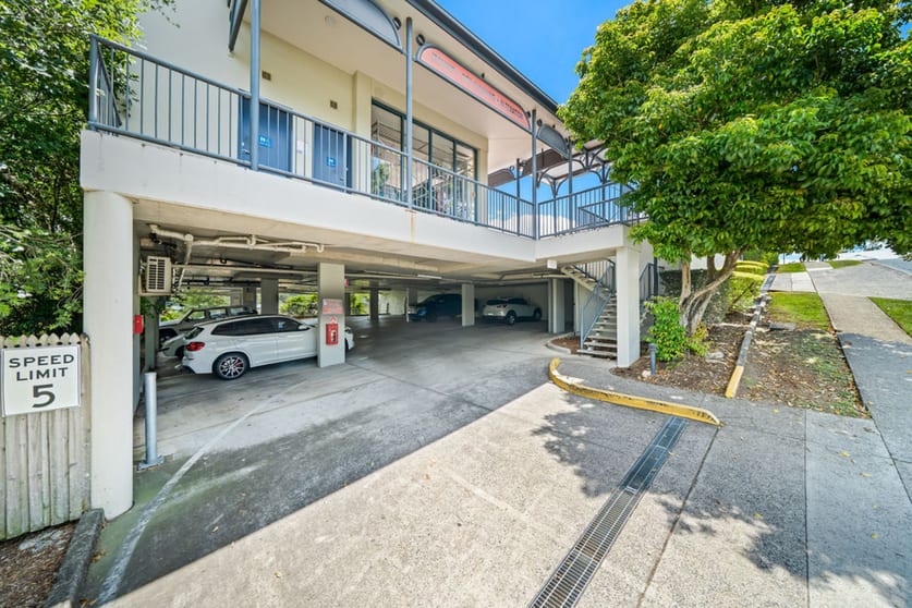 Click to view all images 2095 Moggill Road Kenmore QLD 4069 - Image 3