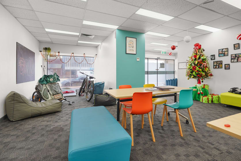 Click to view all images 2/202 Bridge St West Tamworth NSW 2340 - Image 2