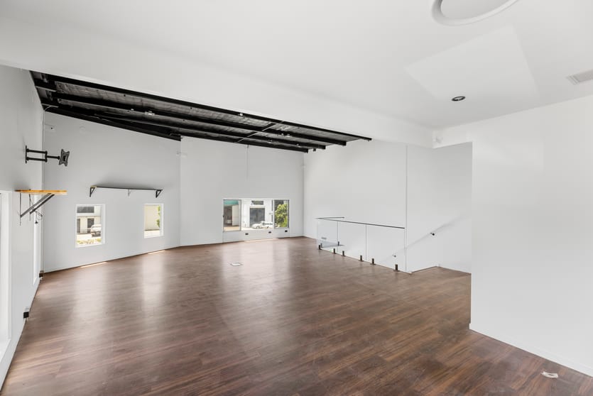 Click to view all images 1/1 Rothcote Court Burleigh Heads QLD 4220 - Image 3
