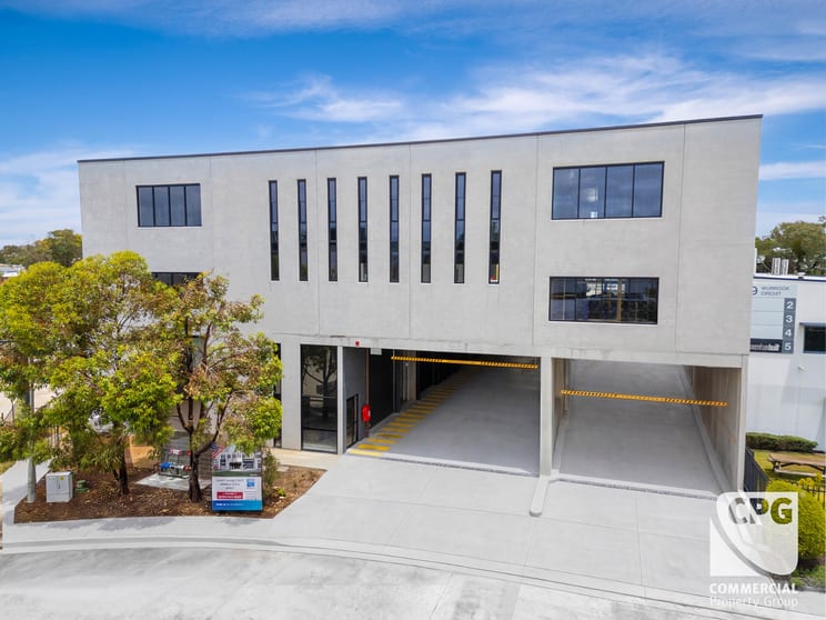 Click to view all images W2/27 Wurrook Circuit Caringbah NSW 2229 - Image 1