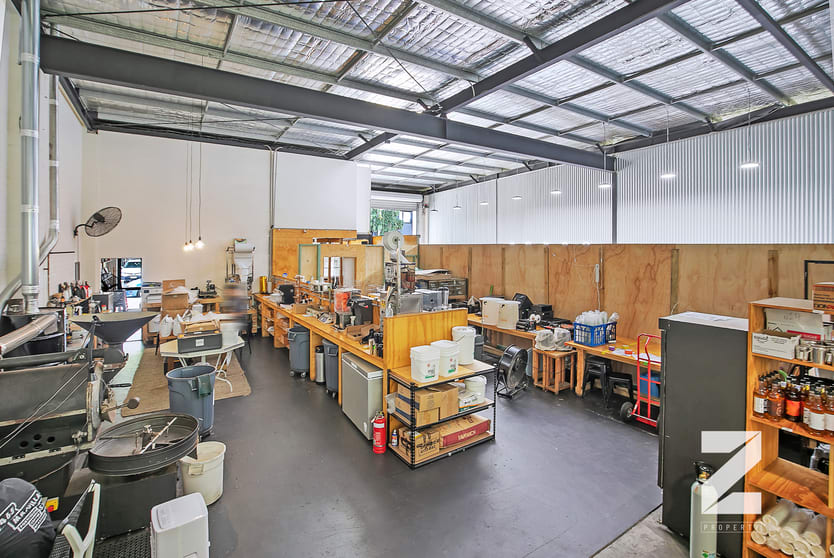 Click to view all images 4/65 MANILLA STREET East Brisbane QLD 4169 - Image 3