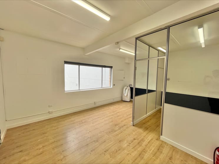 Click to view all images Suite 4/9 Oaks Avenue Dee Why NSW 2099 - Image 1