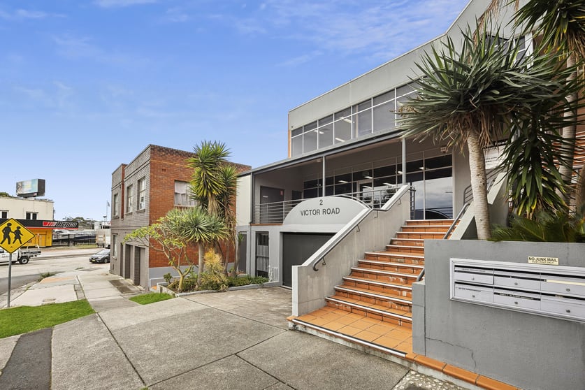 Click to view all images 4/2 Victor Road Brookvale NSW 2100 - Image 1