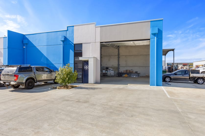Click to view all images 5 Opportunity Close Delacombe VIC 3356 - Image 1