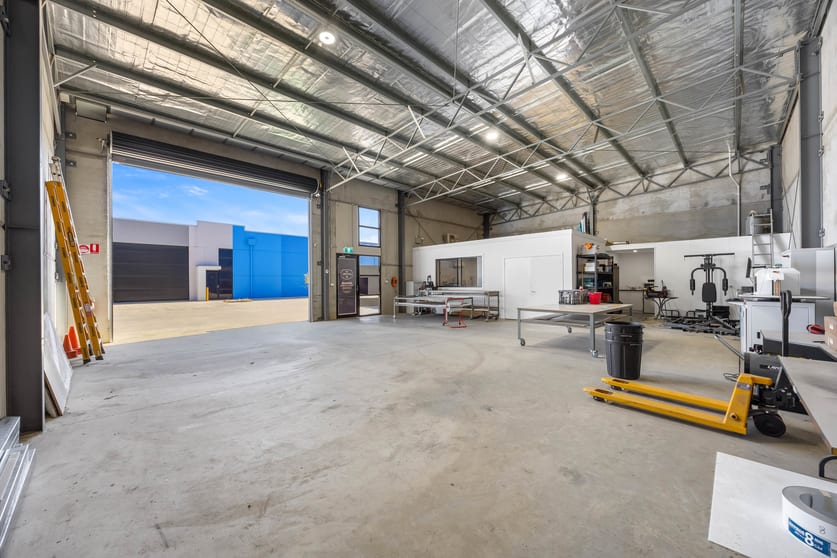 Click to view all images 5 Opportunity Close Delacombe VIC 3356 - Image 3