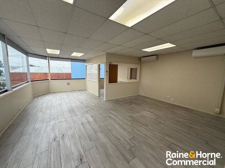 16 Memorial Avenue Ingleburn NSW 2565 - Image 3