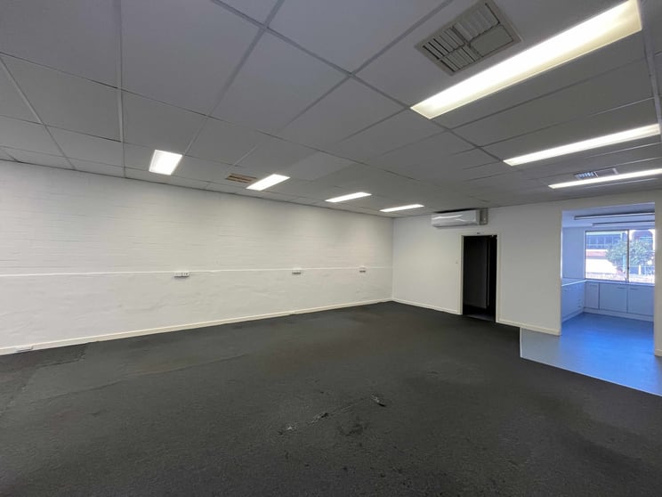 Click to view all images 2/900 Albany Highway East Victoria Park WA 6101 - Image 2
