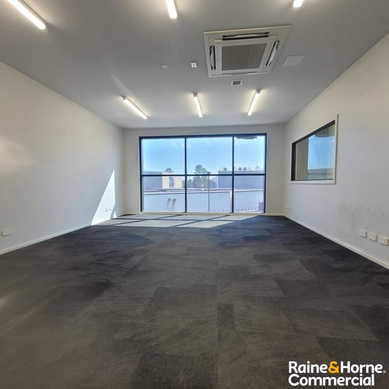 Click to view all images Unit 2/10 Rose Street Campbelltown NSW 2560 - Image 3