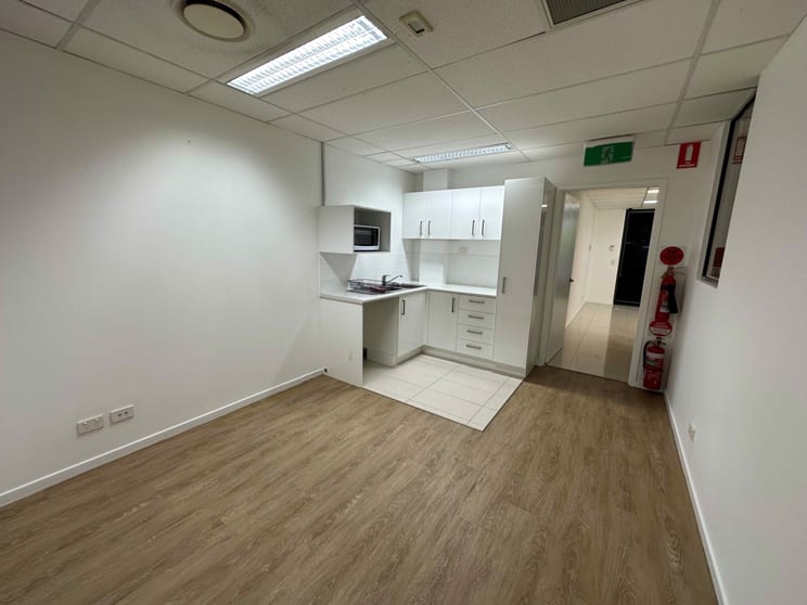 Click to view all images 3/ 61 Primary School Court Maroochydore QLD 4558 - Image 3