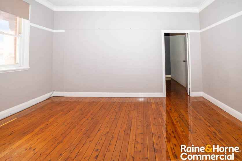 Click to view all images 59A Baylis Street Wagga Wagga NSW 2650 - Image 3