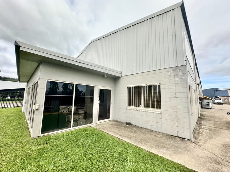 Unit 1/17-19 Auscan Crescent Garbutt QLD 4814 - Image 2
