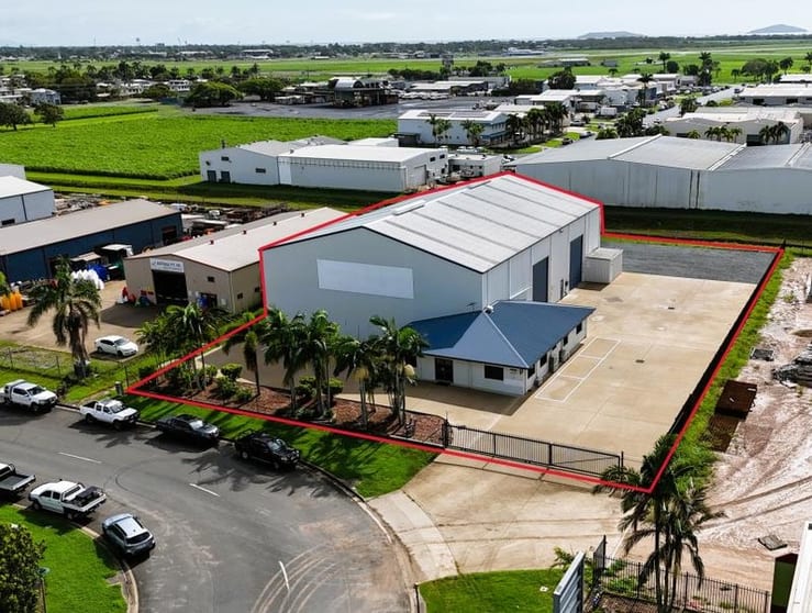 Click to view all images 21 Transport Avenue Paget QLD 4740 - Image 1