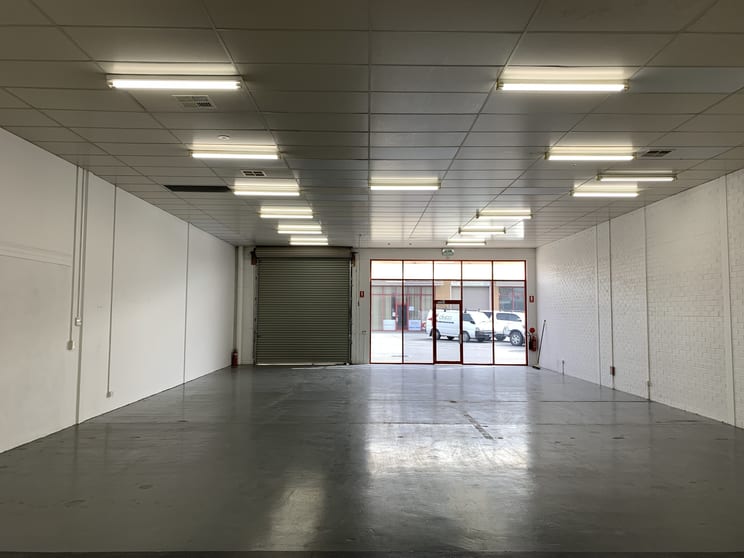 Click to view all images 15/157 Gladstone Street Fyshwick ACT 2609 - Image 2