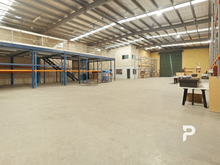 Click to view all images 33 Bentley Street Wetherill Park NSW 2164 - Image 3