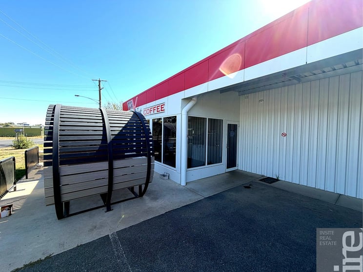 Click to view all images 76 Sandford Road Wangaratta VIC 3677 - Image 1