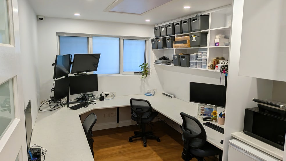 Click to view all images Office Rear/16-18 Rooke Street Devonport TAS 7310 - Image 2
