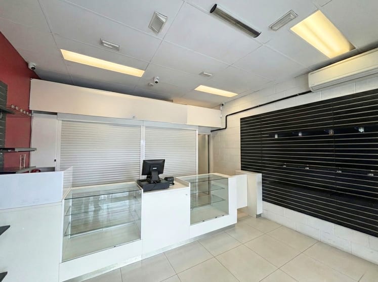 Click to view all images 14/2-8 Blundell Boulevard Tweed Heads South NSW 2486 - Image 3