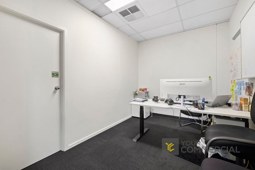 Click to view all images 2/42 Finsbury Street Newmarket QLD 4051 - Image 3