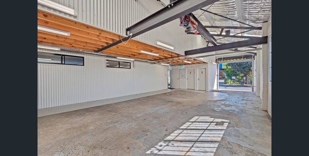 Click to view all images 64 Pemberton Street Botany NSW 2019 - Image 3