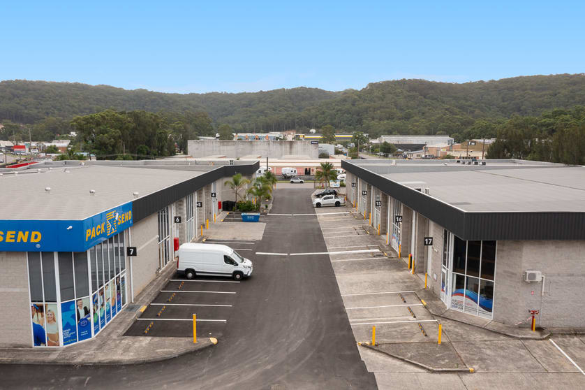 Click to view all images 4 Merinee Road West Gosford NSW 2250 - Image 3