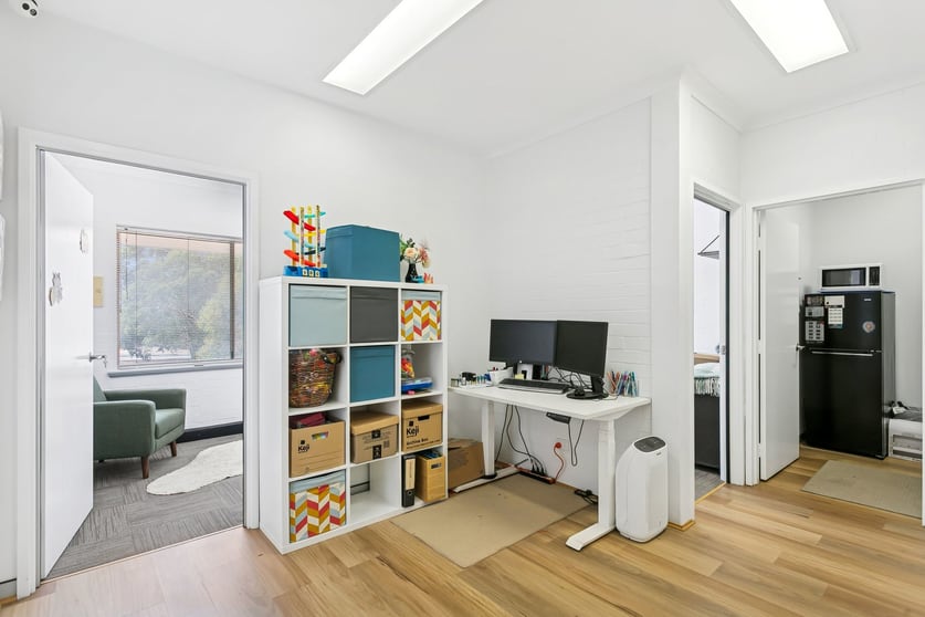 Click to view all images 6/52 Hatherley Parade Winthrop WA 6150 - Image 2