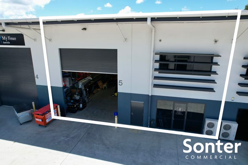 Click to view all images 5/4 Dalton Street Upper Coomera QLD 4209 - Image 1