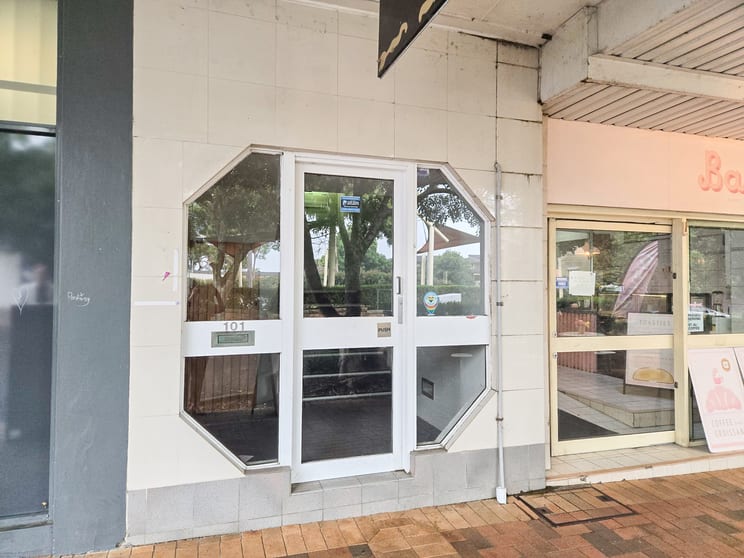 Click to view all images Suite 1/101 Victoria Street East Gosford NSW 2250 - Image 1