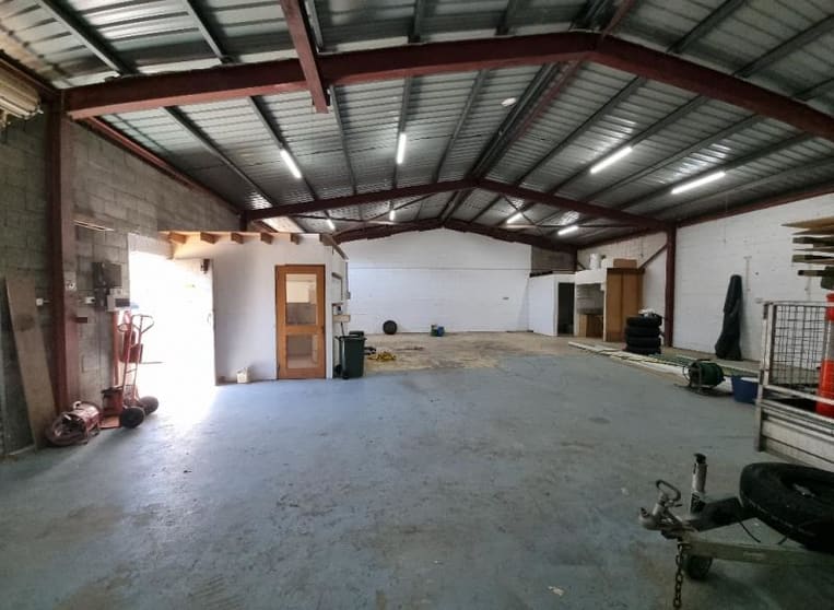 Click to view all images Unit 2A/350 Manns Road West Gosford NSW 2250 - Image 2