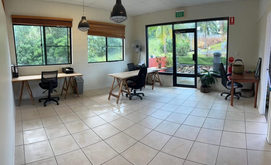 Click to view all images 3/6 Commerce Close Cannonvale QLD 4802 - Image 2