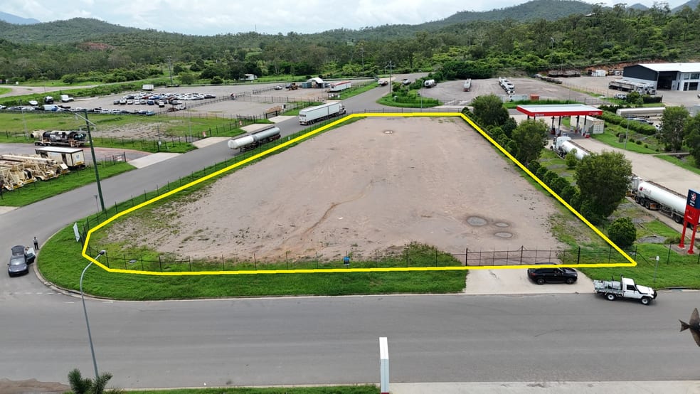 Click to view all images 13 Kupfer Drive Roseneath QLD 4811 - Image 3