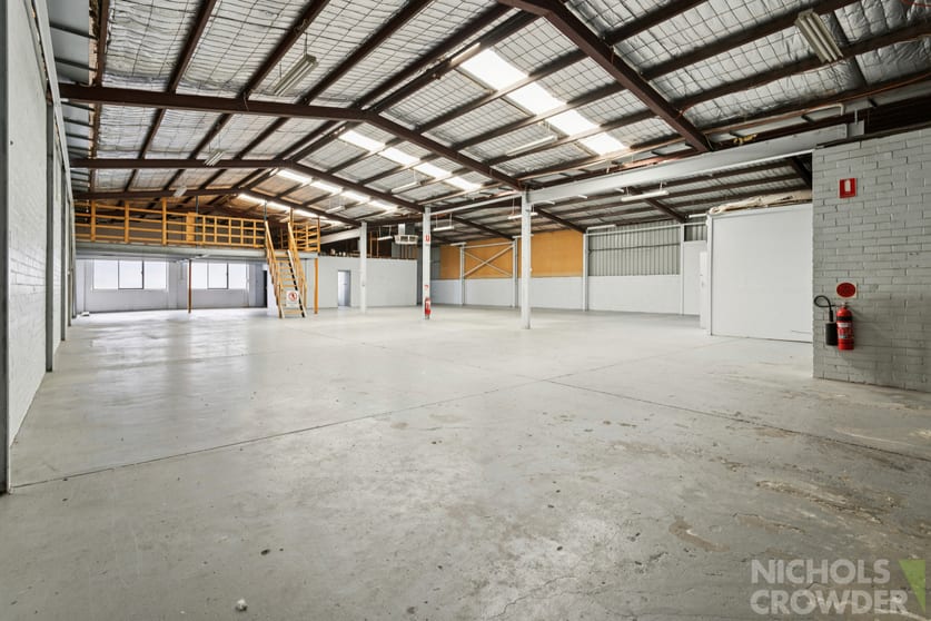 Click to view all images 43 New Street Frankston VIC 3199 - Image 2