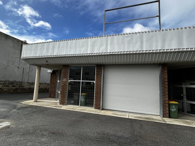 Click to view all images 2/4 Dobra Road Yangebup WA 6164 - Image 3