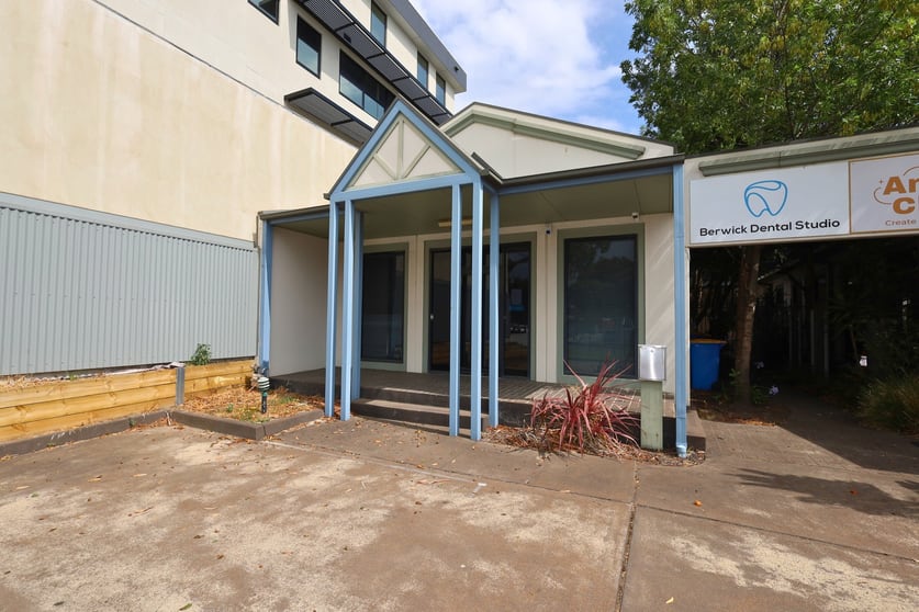 Click to view all images 1/12 Langmore Lane Berwick VIC 3806 - Image 1