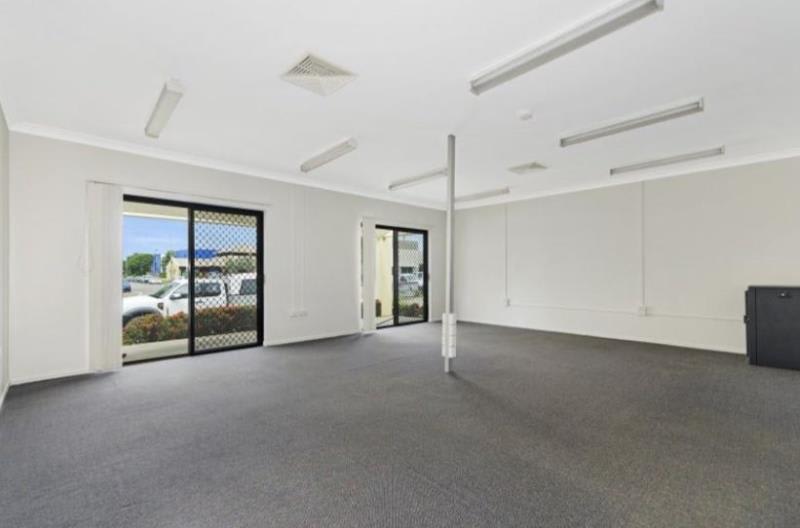 Click to view all images Suite 1/5-7 Martinez Avenue West End QLD 4810 - Image 3