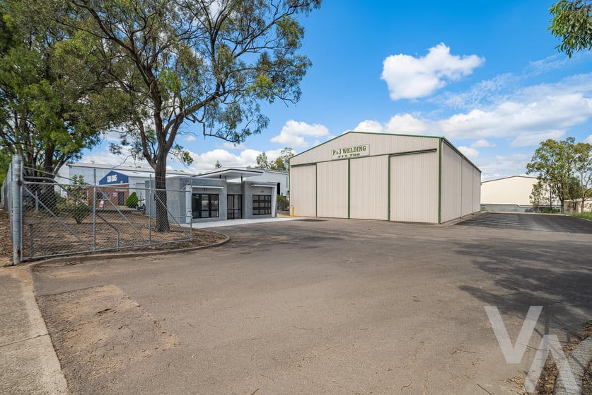 Click to view all images 9 Enterprise Crescent Mcdougalls Hill NSW 2330 - Image 1