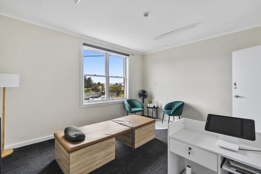 Click to view all images Room 4/1-7 Wilson Street North Hobart TAS 7000 - Image 1