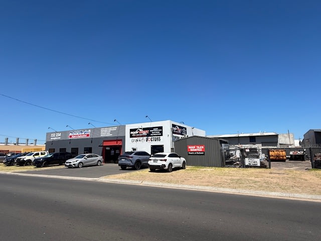 Click to view all images 1 Armitage Street Bunbury WA 6230 - Image 3