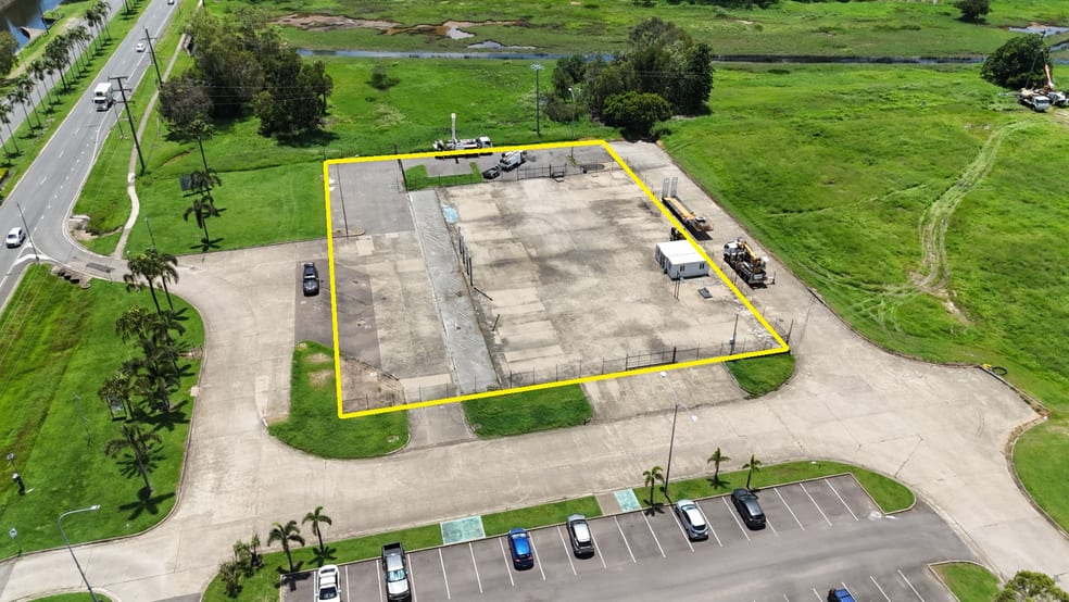 Click to view all images Display Yard/36-48 Kings Road Hyde Park QLD 4812 - Image 3