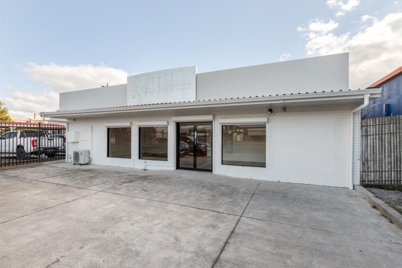 Click to view all images 44 Port Stephens Street Raymond Terrace NSW 2324 - Image 1