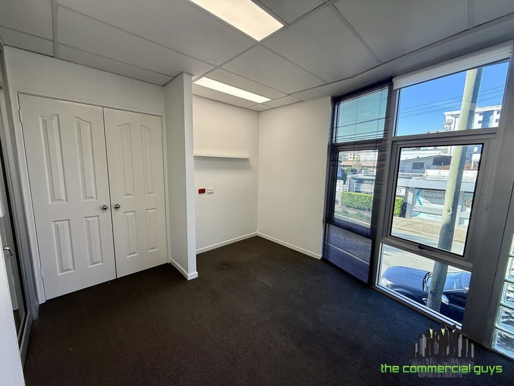 Click to view all images Serviced Offices, 3/91 Landsborough Ave Scarborough QLD 4020 - Image 2