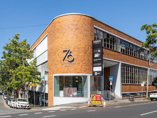 Click to view all images 76 Commercial Road Newstead QLD 4006 - Image 1