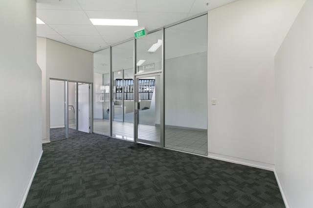Click to view all images 76 Commercial Road Newstead QLD 4006 - Image 3