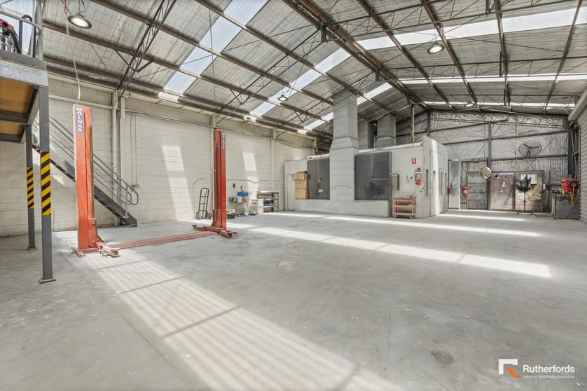 Click to view all images 57 Cromer Avenue Sunshine North VIC 3020 - Image 3